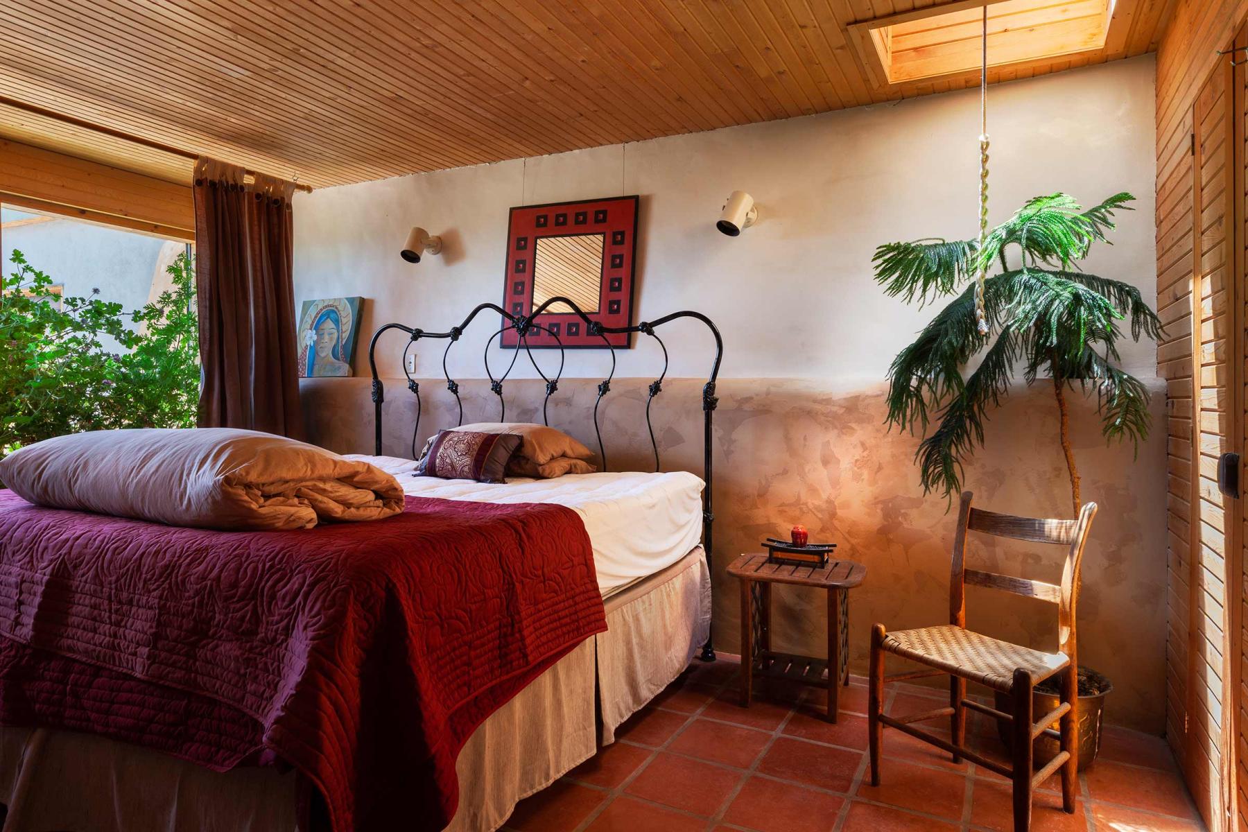 Earthship - bedroom : On The Road : New York City portrait photographer