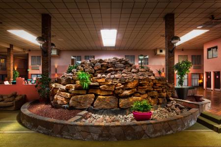 Rodeway Inn - Alamosa, Colorado - best rock garden lobby.